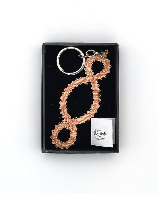 Portachiavi Terzo Paradiso creato con la tecnica del Merletto a Tombolo (Copia)